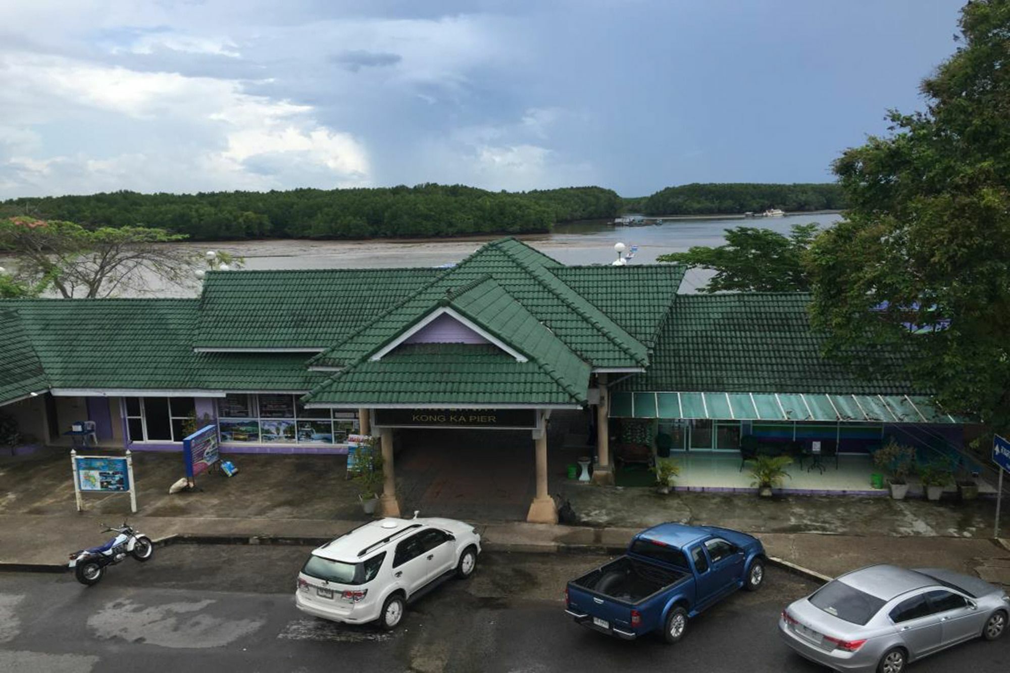 Krabi Marina Seaview Hotel Exterior photo